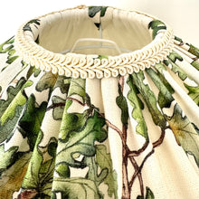 Load image into Gallery viewer, TIFFANY DORIS LAMPSHADE - Bertioli at Thyme Oak Leaf
